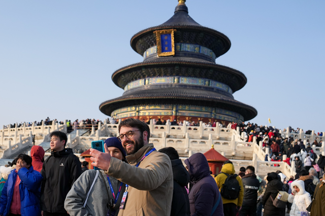 人次超去年同期“老外”爱上中国春节麻将胡了模拟器多地春节假期接待游客(图2)