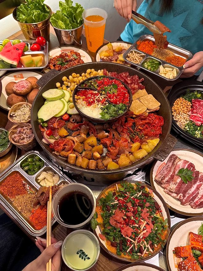 南:打卡全网爆款机位解锁魔都的AB面PG麻将胡了免费模拟器重庆四日潮玩指(图2) 南:打卡全网爆款机位解锁魔都的AB面PG麻将胡了免费模拟器重庆四日潮玩指(图2)