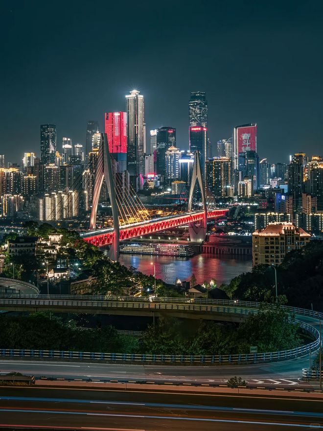 南:打卡全网爆款机位解锁魔都的AB面PG麻将胡了免费模拟器重庆四日潮玩指(图4) 南:打卡全网爆款机位解锁魔都的AB面PG麻将胡了免费模拟器重庆四日潮玩指(图4)